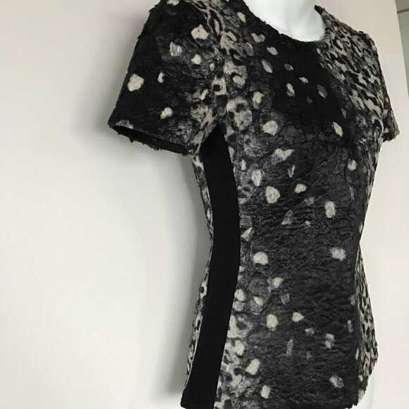 BCBGMaxAzria flattering textured tulum black/grey fun faux fur fitted top, xxs - Picture 7 of 16